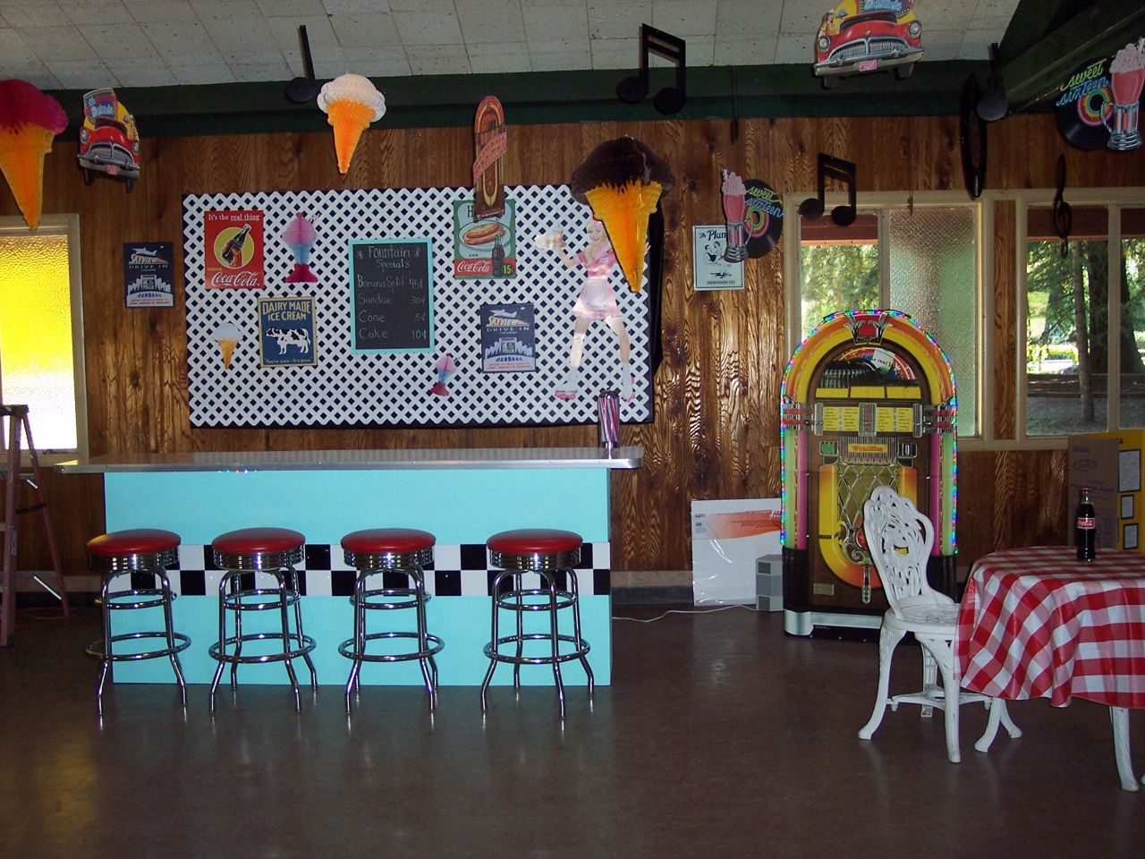 50's Soda Fountain recreated by Reunion Committee