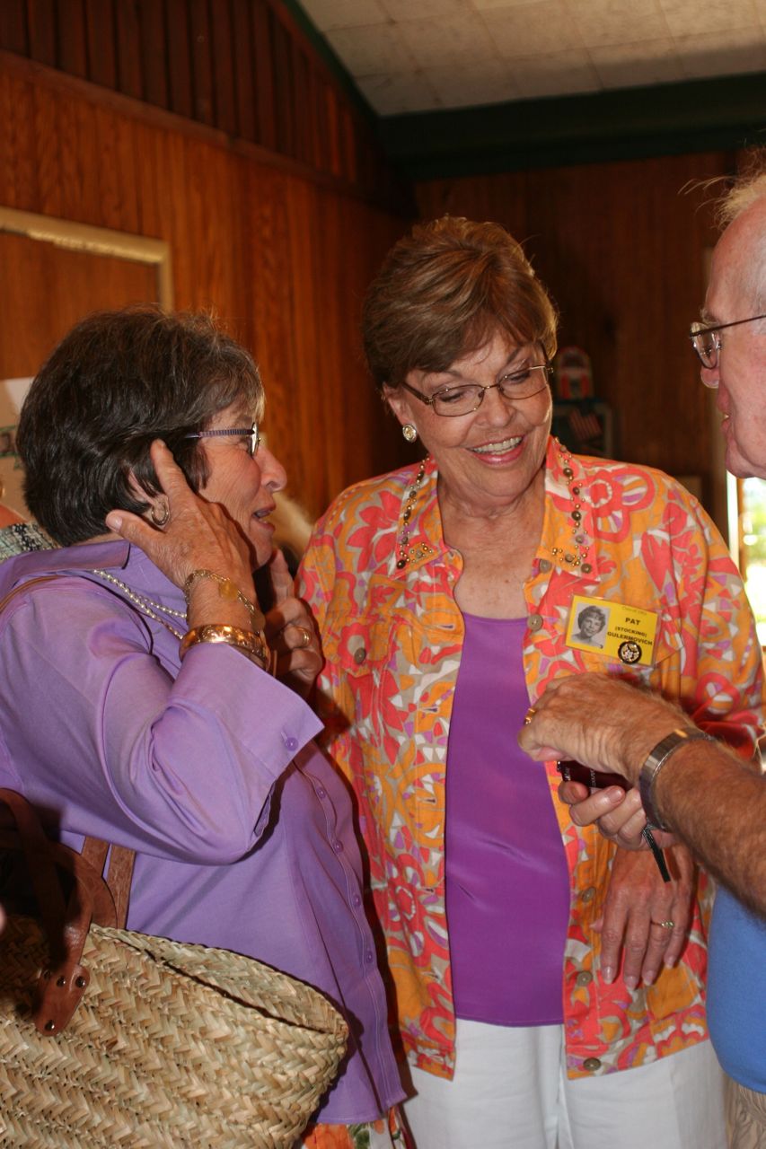 Diane (Secondo) Holley & Pat (Stocking) Gulermovich