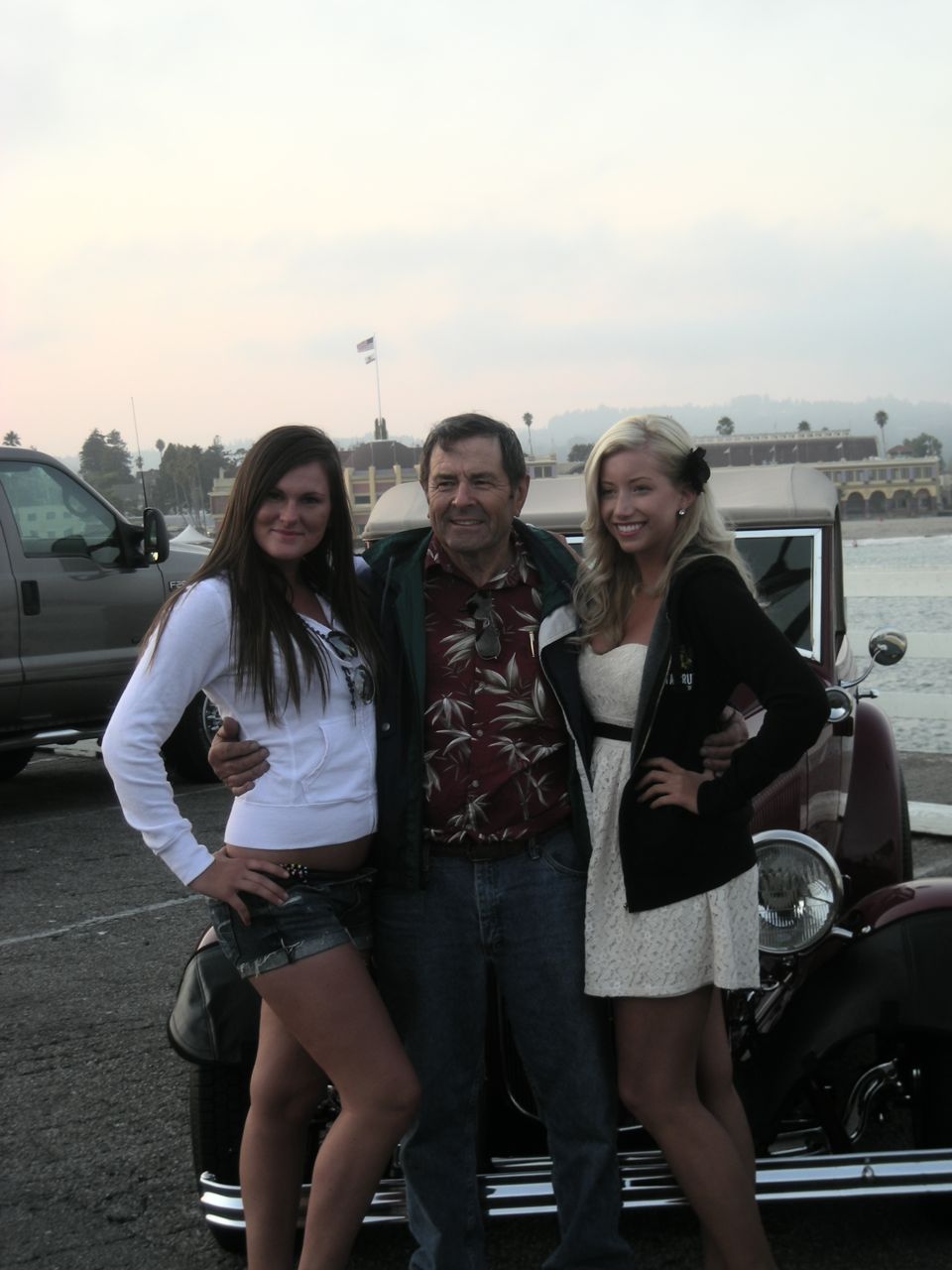 Dan Pini (unidentified girls)